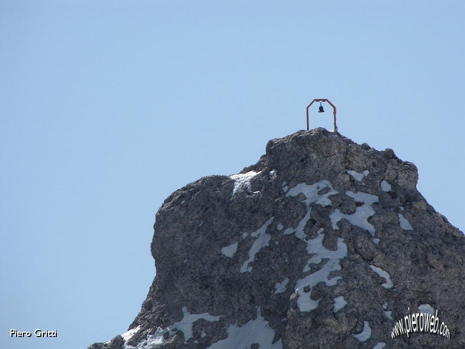 73 Campana in  cima ad un altissimo torrione.jpg